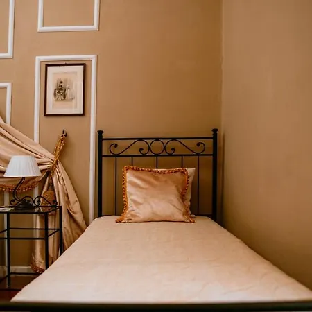 Foresteria Di Palazzo Picedi - Historic Gasthof