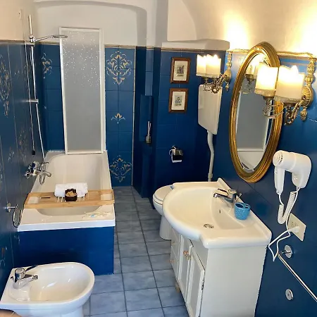 La Foresteria Di Palazzo Picedi Benettini 게스트하우스 *