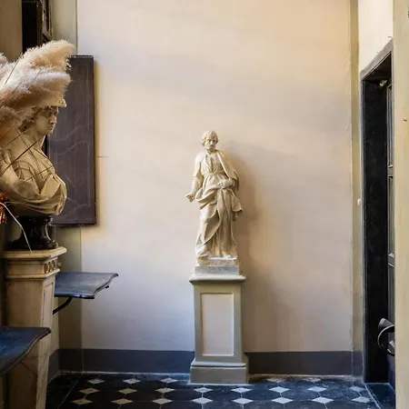 بيت ضيافة La Foresteria Di Palazzo Picedi Benettini *