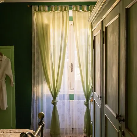 La Foresteria Di Palazzo Picedi Benettini سارزانا