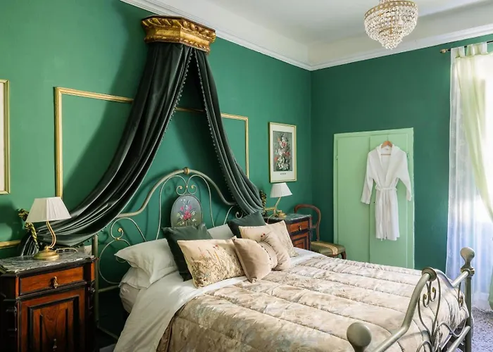 La Foresteria Di Palazzo Picedi Benettini 4*